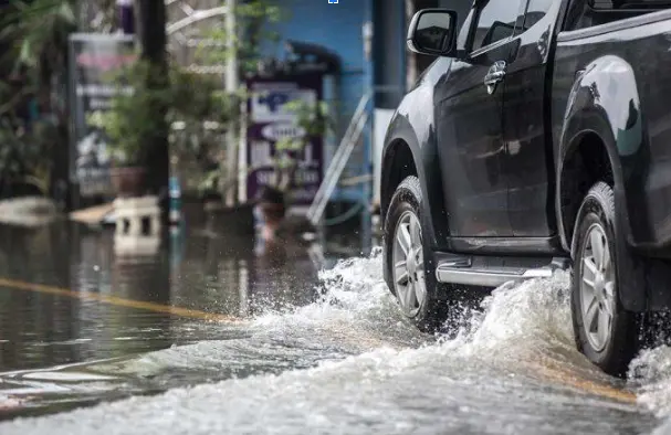 mobil tanpa takut banjir di jakarta
