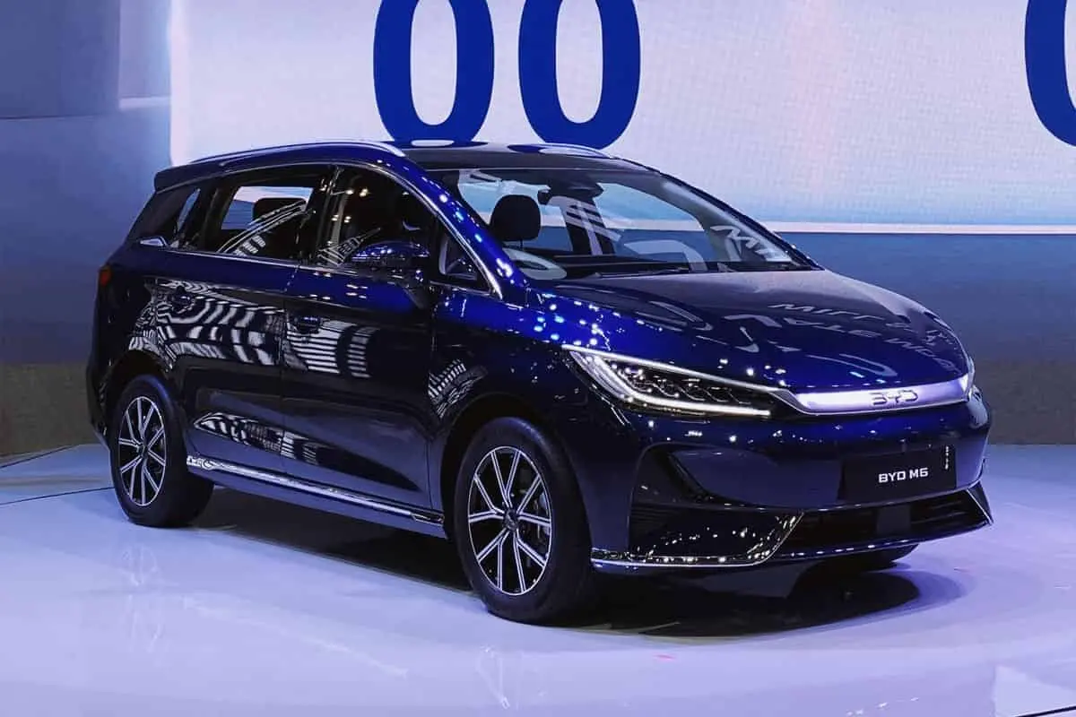spesifikasi byd m6