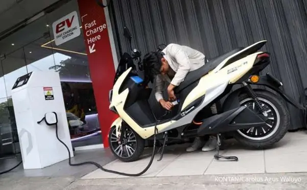 tips merawat baterai motor listrik