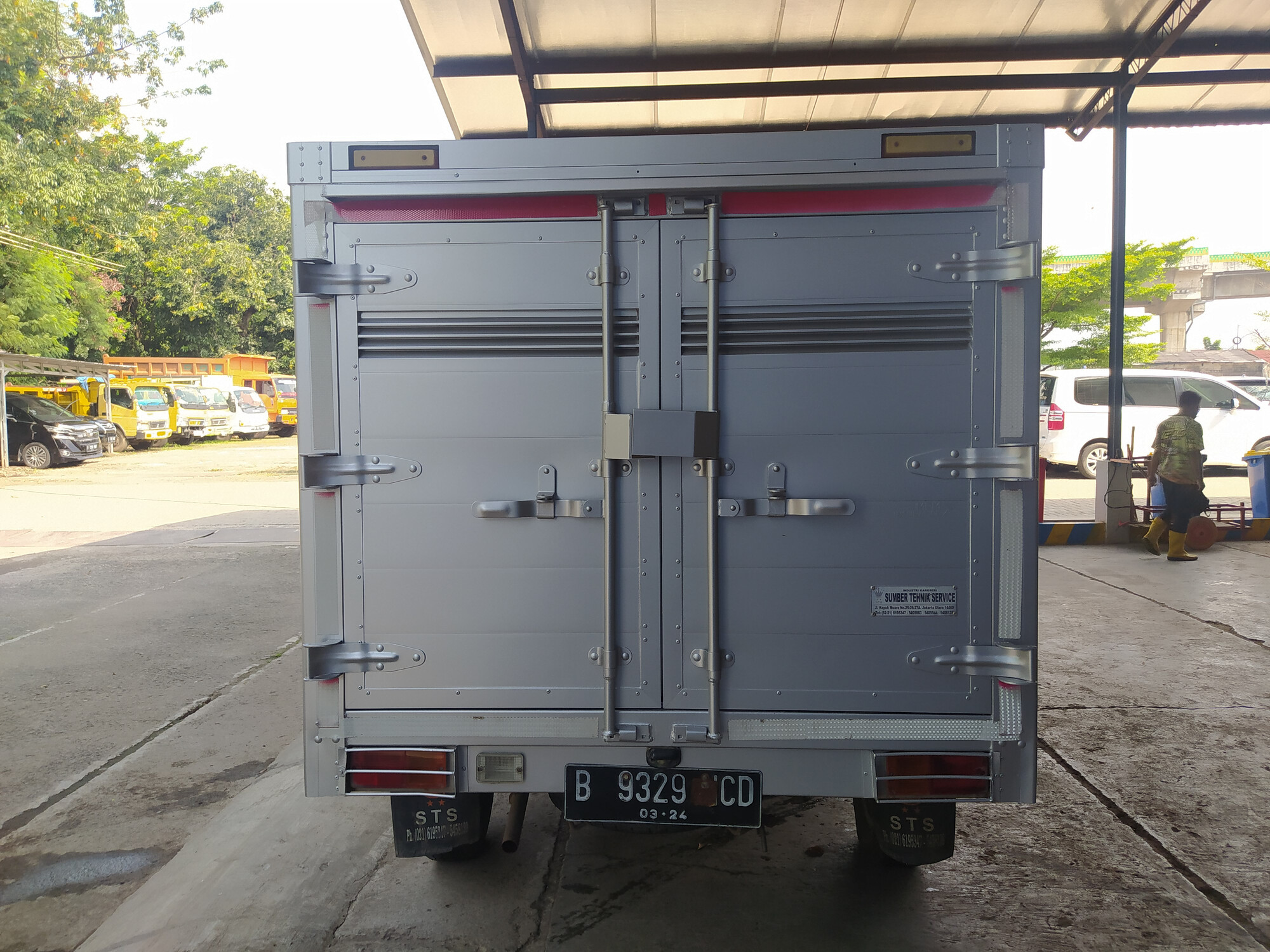 Lelang DAIHATSU GRAN MAX BOX harga Rp. 40.000.000 AUKSI